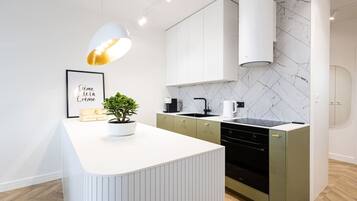 Kühlschrank, Ofen, Herdplatte, Geschirrspüler