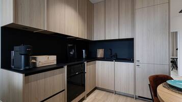 Kühlschrank, Ofen, Herdplatte, Geschirrspüler