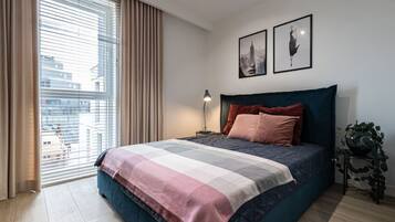 2 makuuhuonetta, työpöytä, silitysrauta/-lauta, ilmainen Wi-Fi