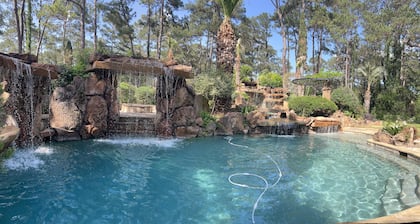 Gorgeous 5-bedroom country house in Cypress, Houston with Outdoor pool and SPA