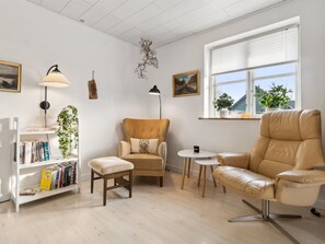 TV - "Josie" - 700m from the sea by Interhome (Nexø)