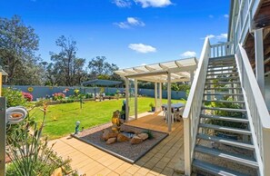 Terrace/patio - Escape to Paradise - Beach views 5bedrooms, 2 Kitchens, 2 Living, 2 Bathrooms (Paradise Beach)