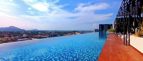 Indoor pool, pool loungers