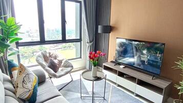 Traditional Apartment, 2 Bedrooms, Non Smoking, City View | Bilik Mandi | Pancuran mandi, hulu semburan mandi hujan