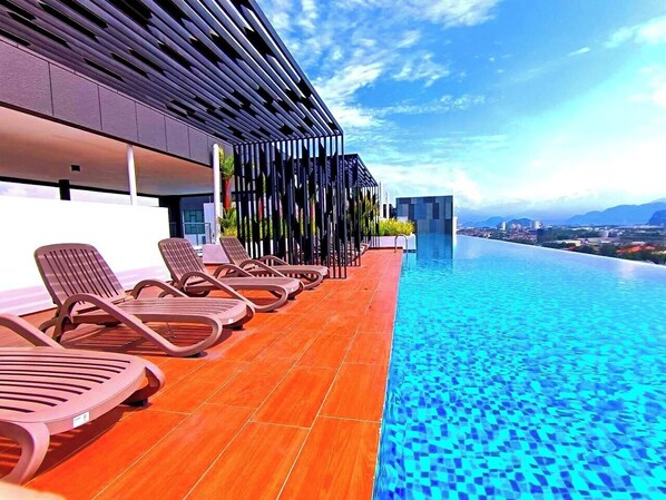 Indoor pool, open 7:00 AM to 11:00 PM, sun loungers - The Horizon Ipoh Dual L13 by Grab A Stay (Ipoh)