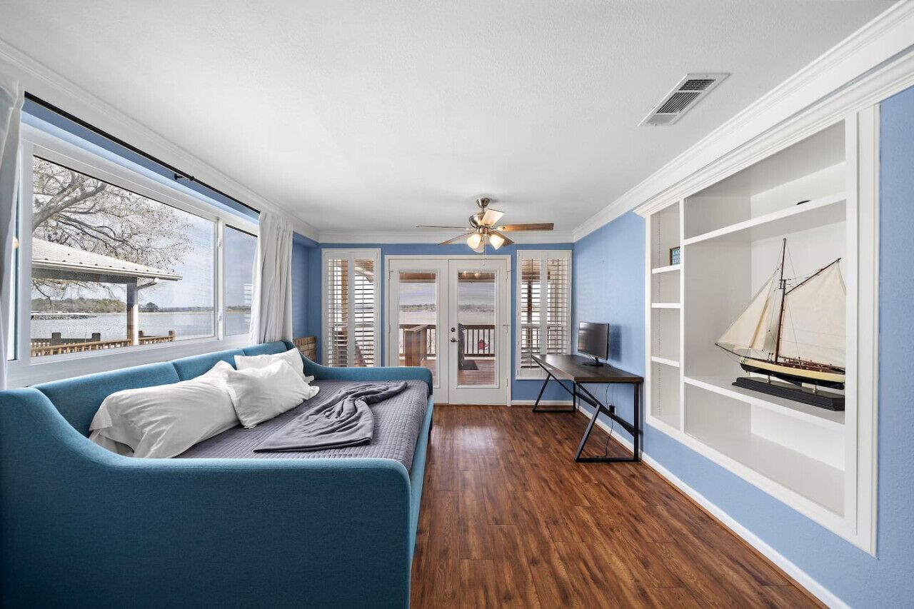 4 多间卧室、办公桌、熨斗/熨衣板、旅行婴儿床