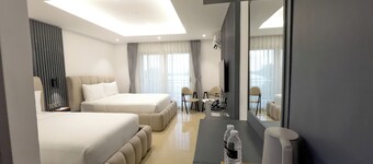 เดอะ โคลเวอร์ โรงแรม แองเจลิส ซิตี้
