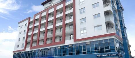 المنشأة من الخارج