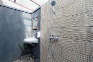Bathroom - Maskot Penida Cottage (Penida Island)