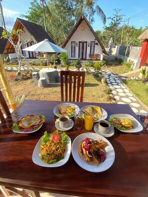 Breakfast meal - Maskot Penida Cottage (Penida Island)