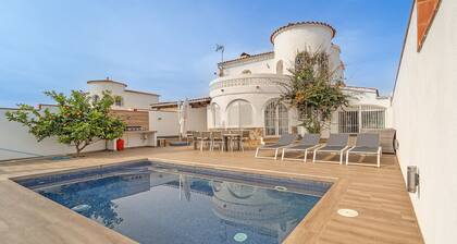 WELCS CASA 122 EMP con piscina y cerca del canal