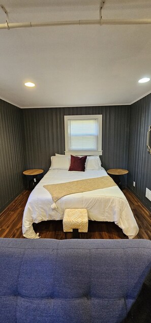 4 bedrooms, desk, iron/ironing board, free WiFi