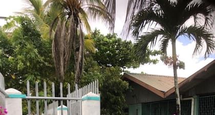 Unu Pikin Guesthouse