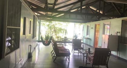 Unu Pikin Guesthouse