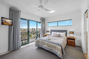 2 bedrooms, iron/ironing board, free WiFi, bed sheets - Sunshine Towers 2 Bedroom Ocean View Apartment (Sunshine Coast)