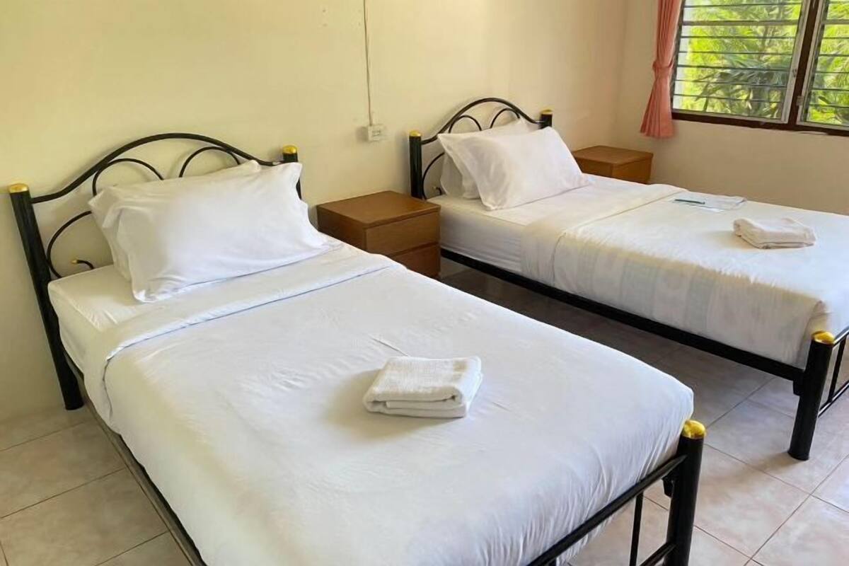 1 habitación, escritorio, wifi gratis y ropa de cama