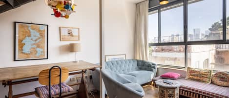 公寓 | 客廳 | 32 吋平面電視連衛星電視頻道