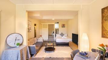 1 bedroom, desk, iron/ironing board, free WiFi