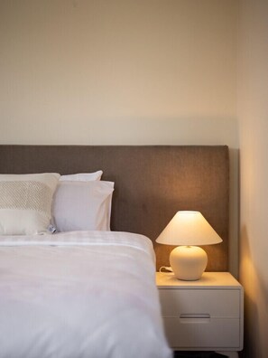 1 slaapkamer, een bureau, een strijkplank/strijkijzer, gratis wifi