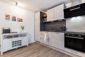 Fridge, oven, stovetop, dishwasher - Apartment 'Ferienwohnung Schätzle' with Balcony and Wi-Fi (Schuttertal)
