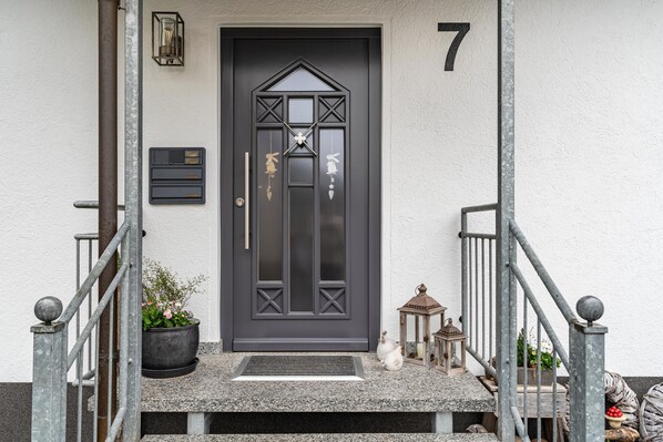 Exterior detail - Apartment 'Ferienwohnung Schätzle' with Balcony and Wi-Fi (Schuttertal)