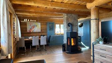 Télévision, cheminée