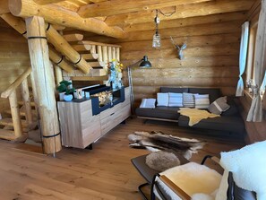 Televisor i llar de foc