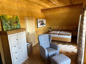 3 多间卧室、免费 WiFi、床单