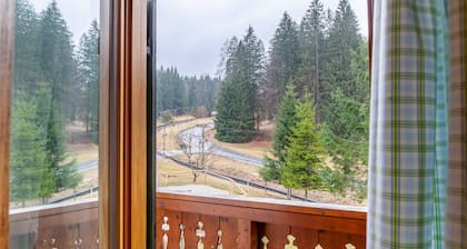 Ferienwohnung Kraus Eibsee" mit Bergblick, gemeinsamer Terrasse und WLAN
