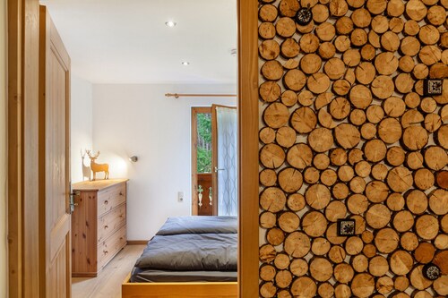 Ferienwohnung Kraus Eibsee" mit Bergblick, gemeinsamer Terrasse und WLAN