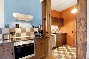 Frigorífic, forn, placa de cuina i rentaplats