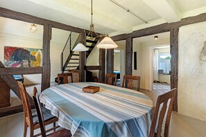 Interior - Apartment 'Altes Pfarrhaus - Durchblick' with Private Garden and Wi-Fi (Hüttenrode)