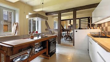 Kühlschrank, Ofen, Herdplatte, Geschirrspüler