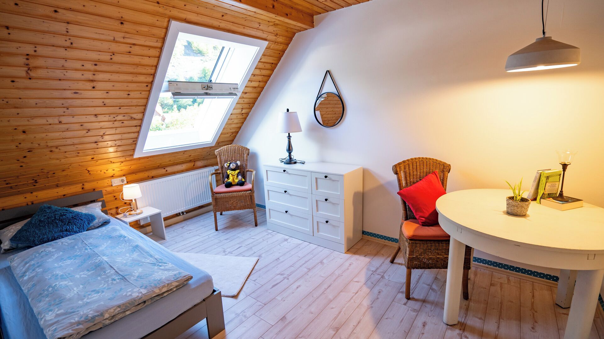 4 makuuhuonetta, ilmainen Wi-Fi, vuodevaatteet