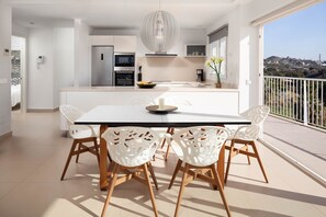 Dining - Higueron Signature Suite by Alfresco Stays (Benalmádena)