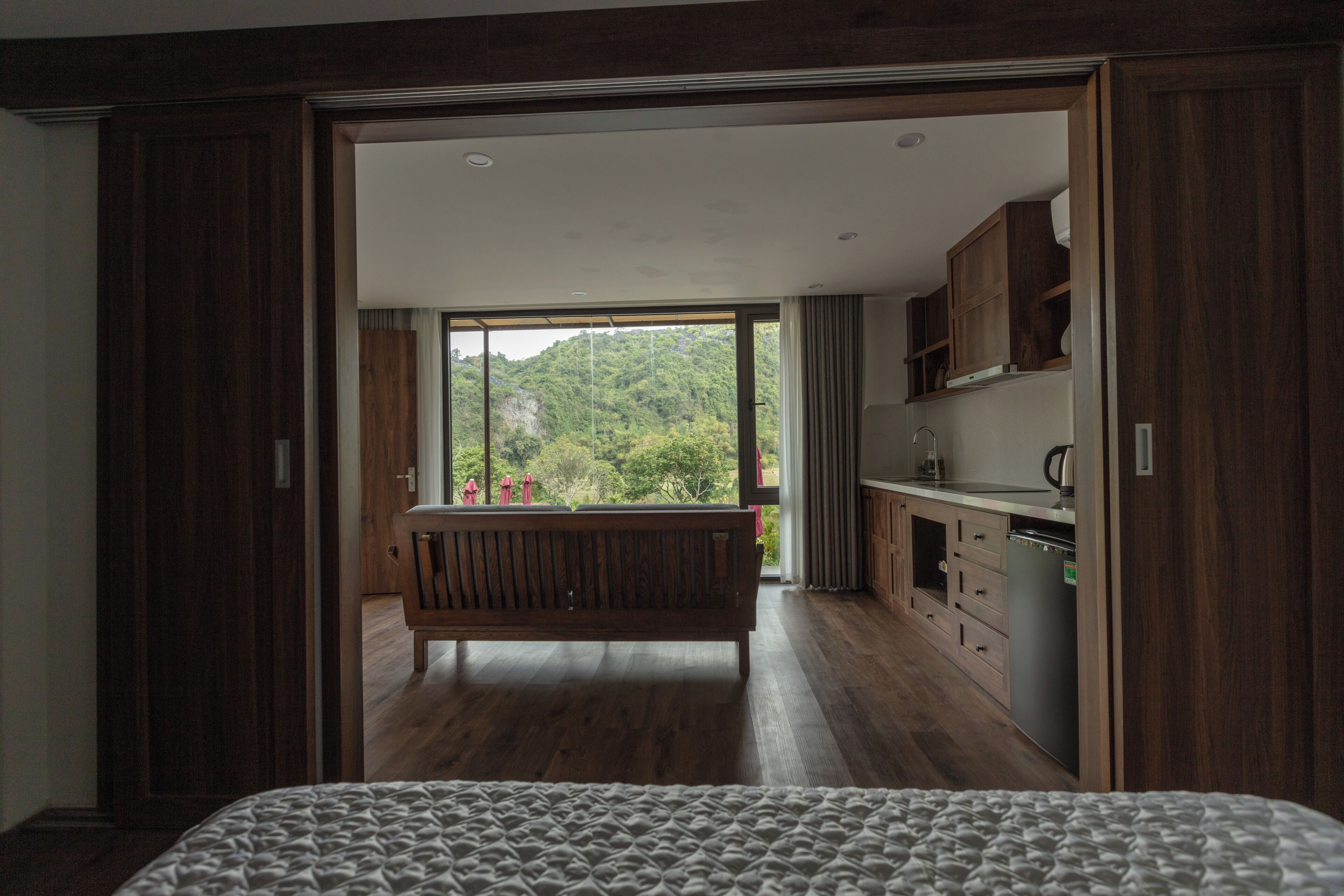 Habitación junior, vistas al valle, junto a la piscina | Minibar, escritorio, sistema de insonorización y wifi gratis