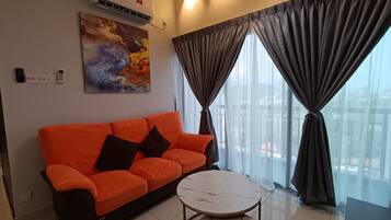 Apartment | Living area | Flat-screen TV