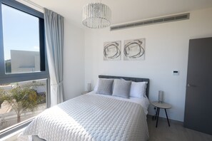 3 chambres, fer et planche à repasser, accès Internet, draps fournis