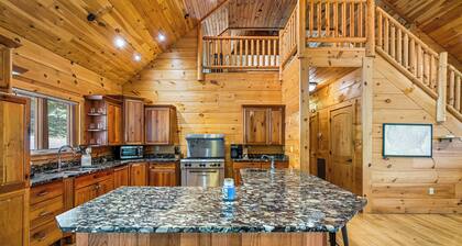 Secluded Cabin|5600 sq ft|Hottub|Theatre|2 Mi DT