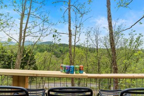 Outdoor dining - New Tiny Home W/Mountain Views (Weaverville)