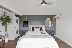 1 chambre, fer et planche à repasser, lit parapluie, Wi-Fi gratuit