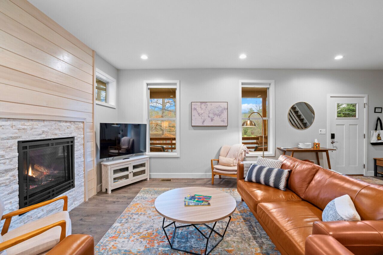 電視、壁爐、書籍