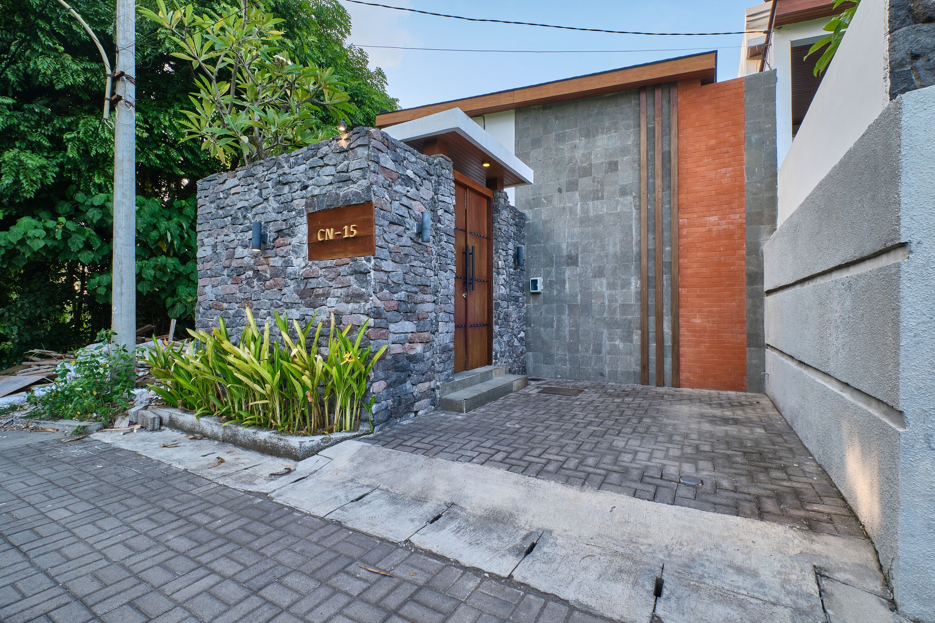 Fachada de la propiedad