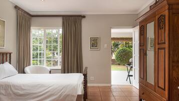 Deluxe Room, 2 Single Beds, Non Smoking, Pool View | 1 bedroom, Egyptian cotton sheets, premium bedding, down duvets