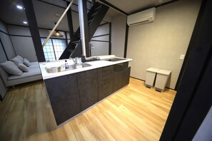 Villa | Cuisine privée | Grand réfrigérateur, micro-ondes, plaque de cuisson