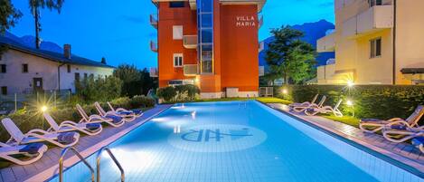 Piscine extérieure (ouverte en saison)