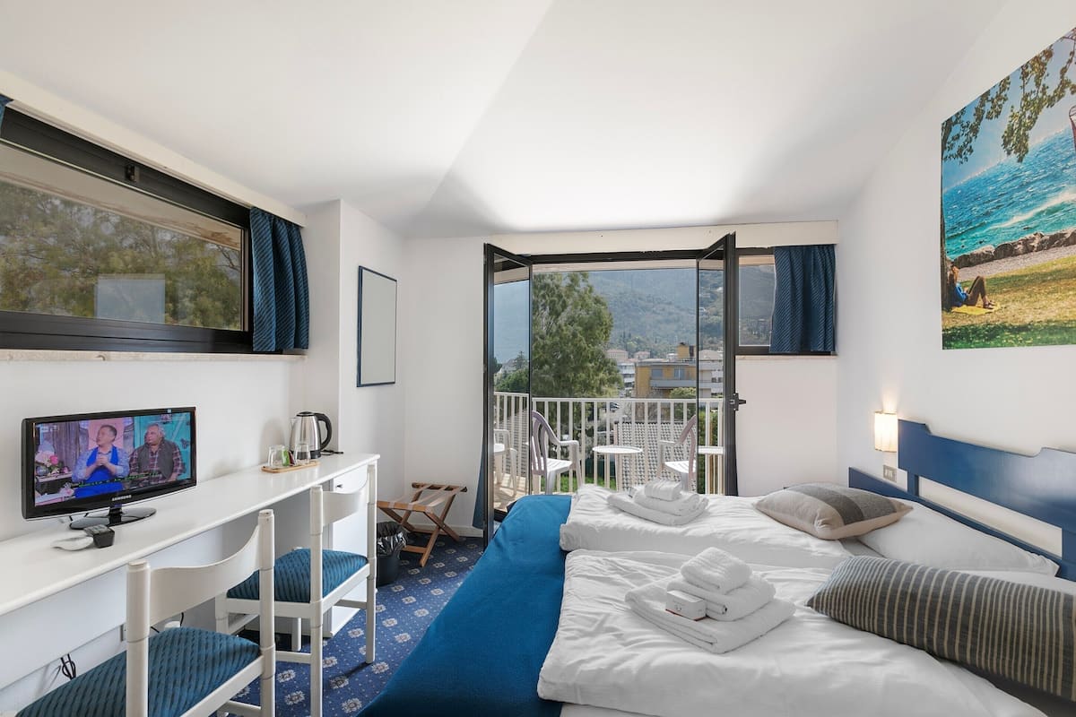 Family Room, 1 Bedroom (Bike & Wind Hotel Villa Maria 16) | 1 bedroom, in-room safe, desk, free WiFi