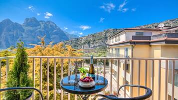 Family Room, 1 Bedroom, Balcony (Bike & Wind Hotel Villa Maria 14) | Outdoor dining