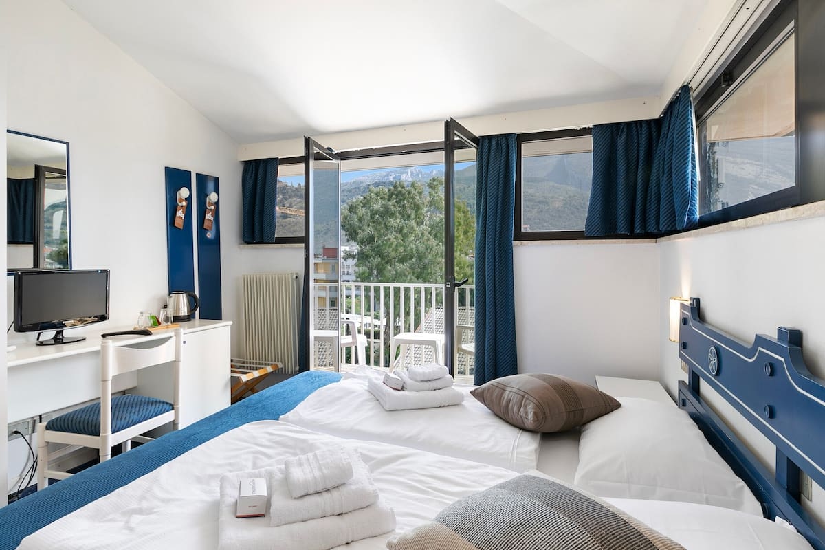 Family Room, 1 Bedroom (Bike & Wind Hotel Villa Maria 18) | 1 bedroom, in-room safe, desk, free WiFi