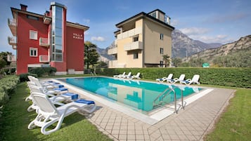 Piscina stagionale all'aperto